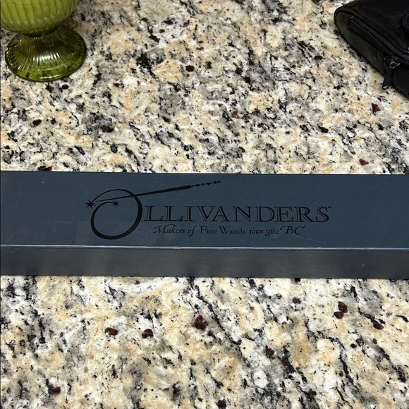 Universal Studios Ollivanders Birch Wand (Interactive) - Picture 2 of 7